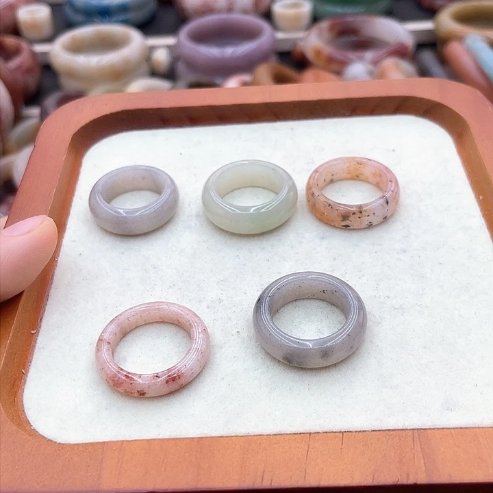 石英质玉圈口齐全未镶嵌爆***果