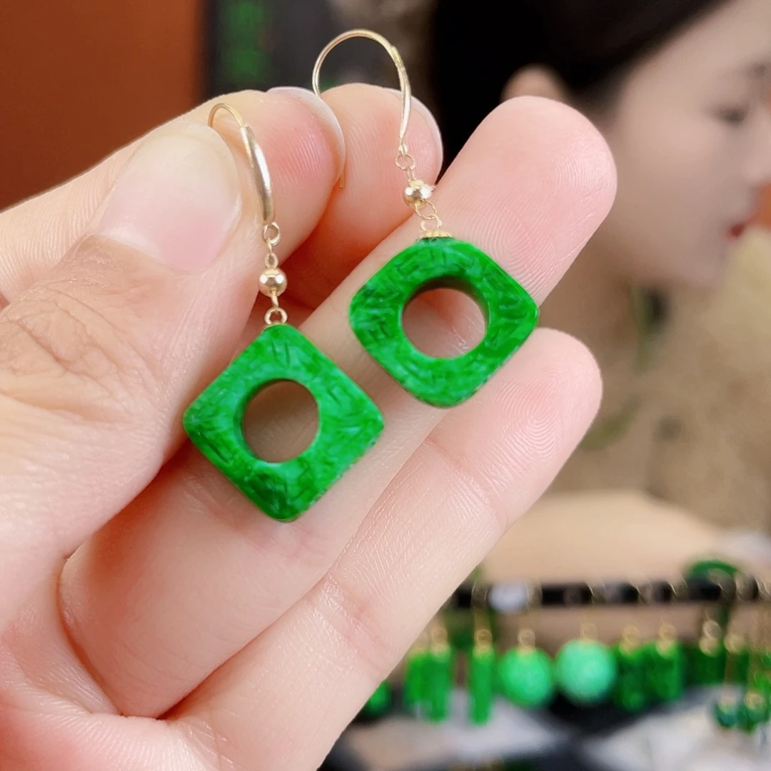 翡翠18K金镶嵌耳饰