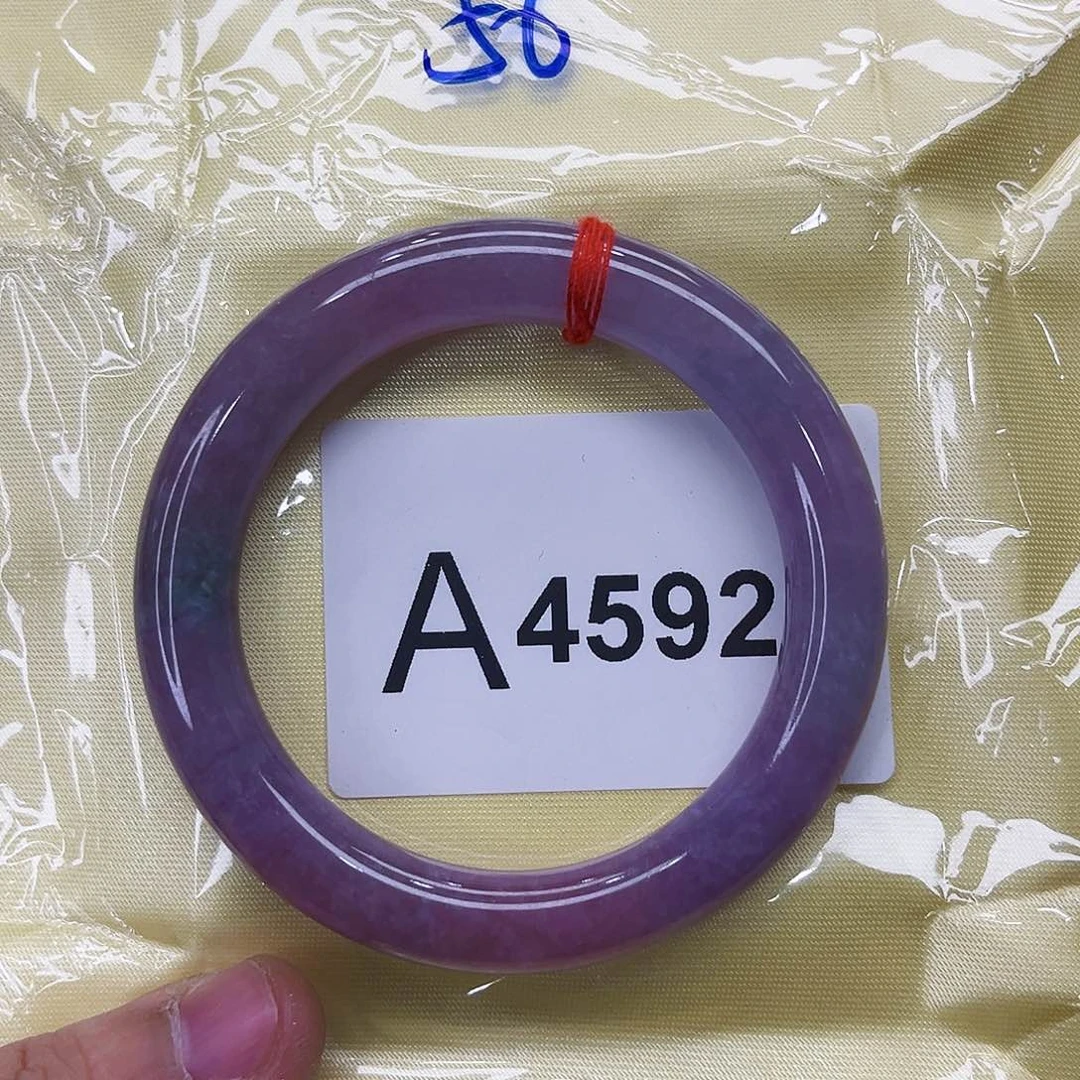 翡翠手镯未镶嵌多样性