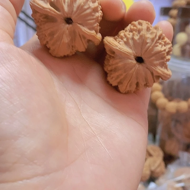 【闪购商品】文玩核桃把件40红狮子