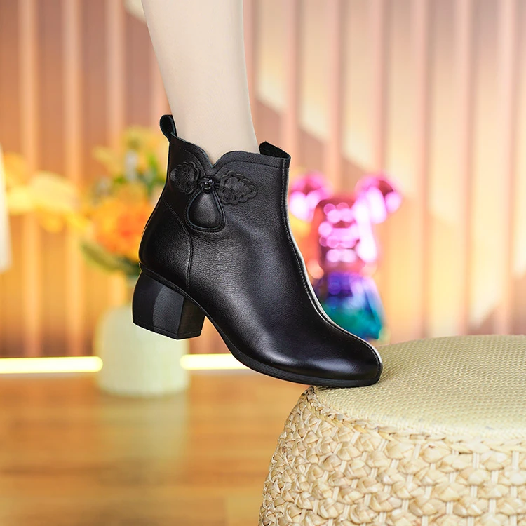 BH90016D新款头层牛皮圆头软底软面复古百搭休闲真皮舒适防滑短靴