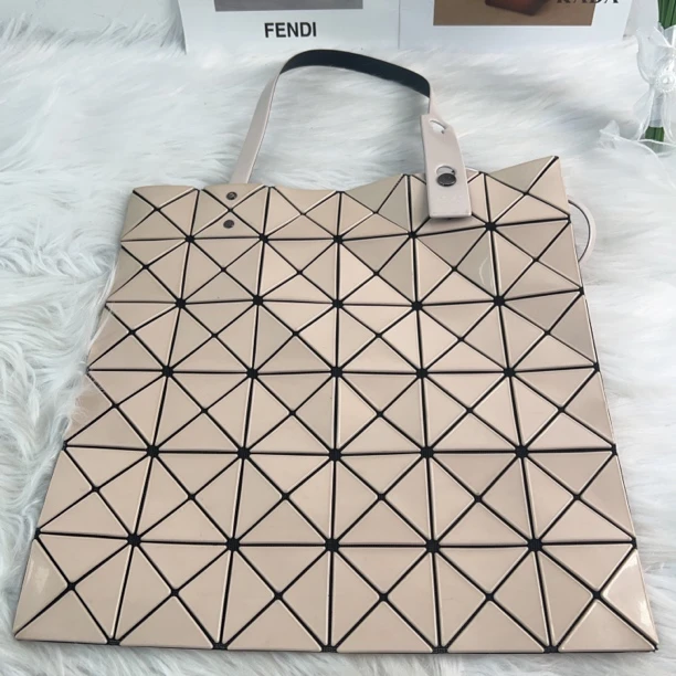 95新 Issey Miyake/三宅一生 三宅一生百搭款换肩带单肩包