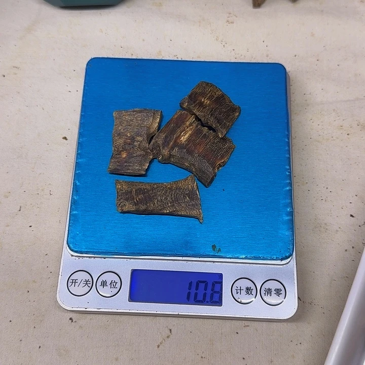L***文沉香沉香碎屑10. 8克