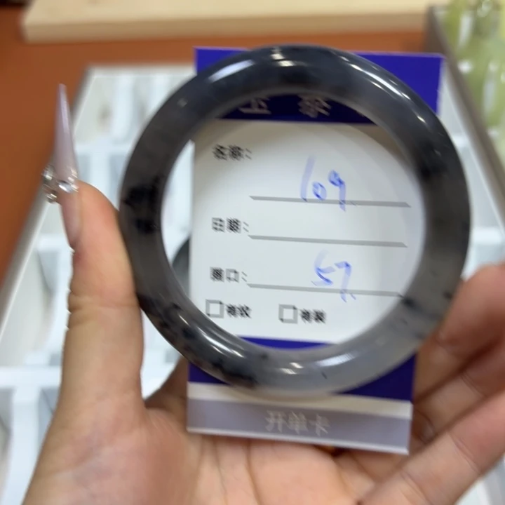 未镶嵌岫玉手镯天然