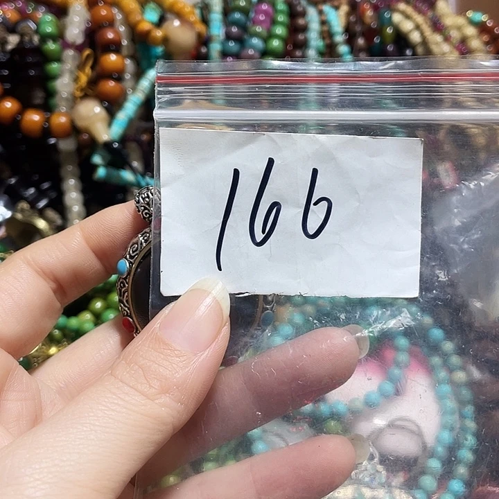 妞***琉璃/树脂/塑料类