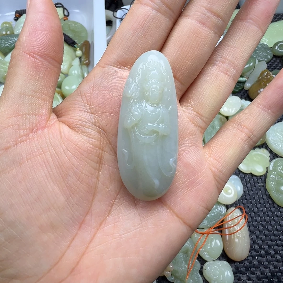 钥***宝和田玉未镶嵌颈饰不要证书，分4单（送礼物）