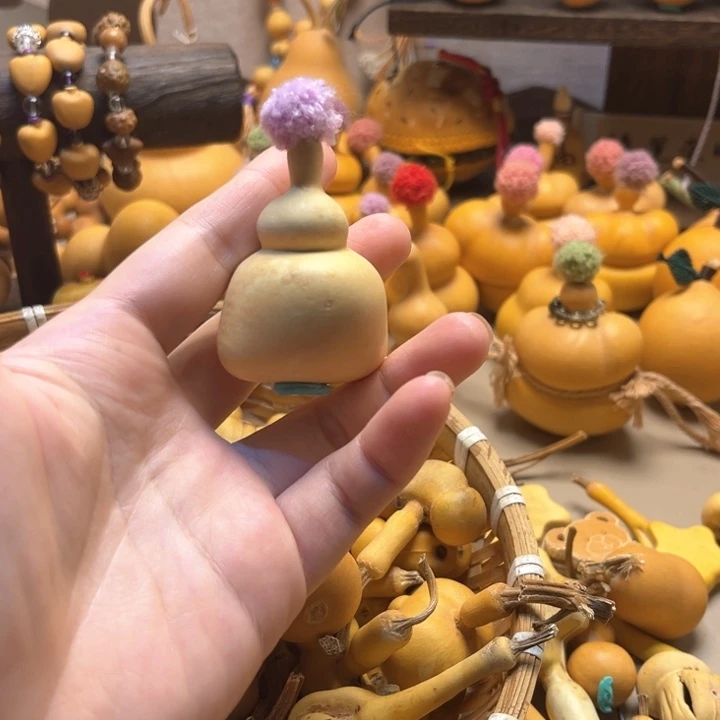 微瑕手把布袋葫芦