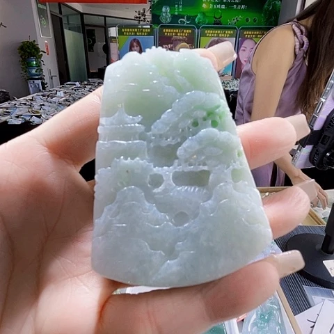 颈饰未镶嵌翡翠一个