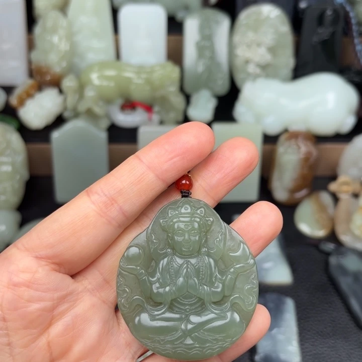 颈饰未镶嵌和田玉