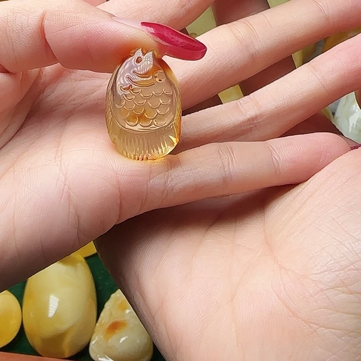 琥珀未镶嵌手链吊坠