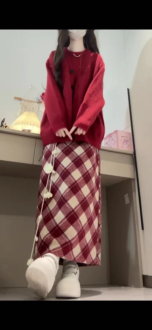 秋冬搭配一整套女韩系慵懒风红色背心开衫外套搭配半身裙三件套女