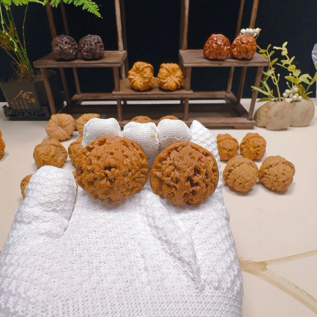 核桃把件全品红皮三角白边41