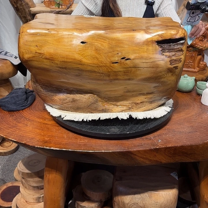 雨***间香樟木香樟木根雕凳子一物一拍长51宽22高32