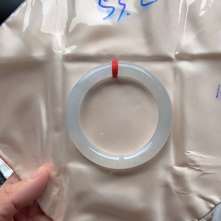 翡翠未镶嵌手镯.13