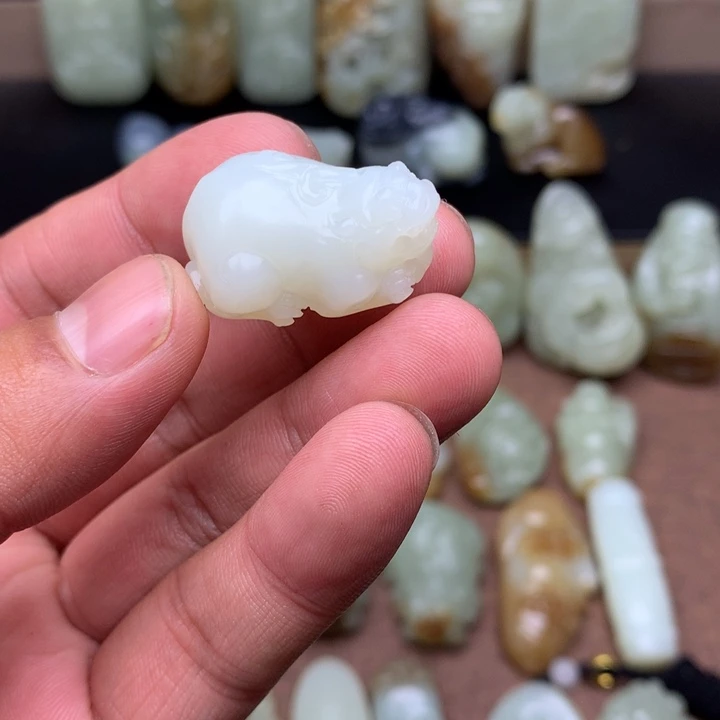 和田玉（糖玉）未镶嵌颈饰