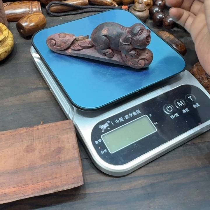 夏***月有机玻璃小件物品的销售