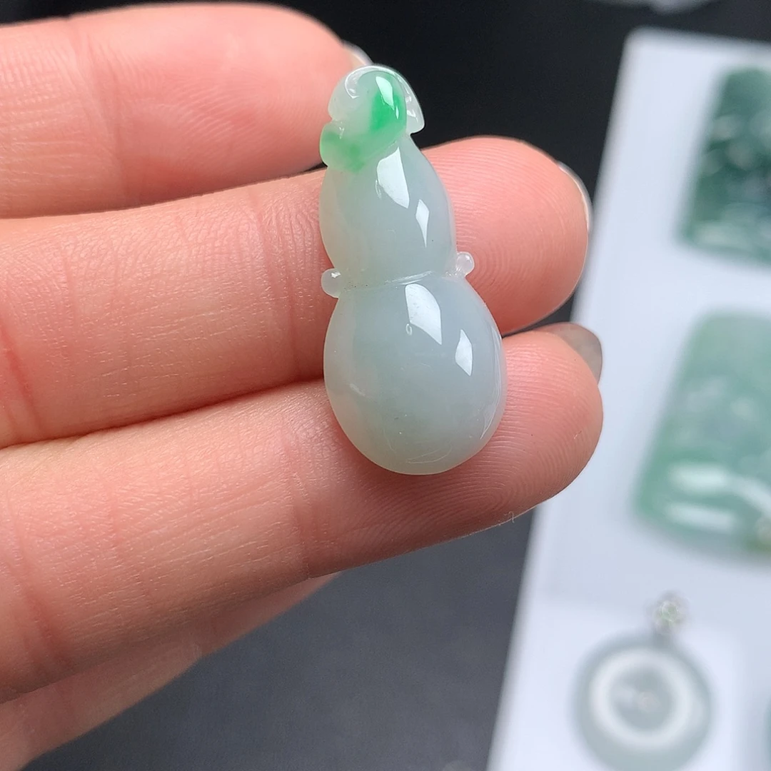 翡翠未镶嵌颈饰福禄