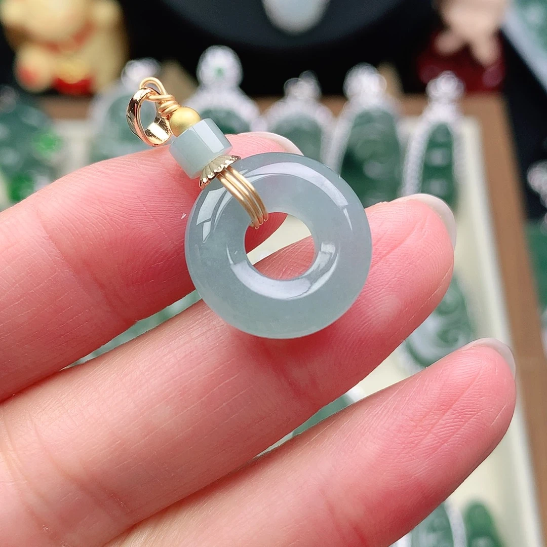 翡翠未镶嵌颈饰吊坠