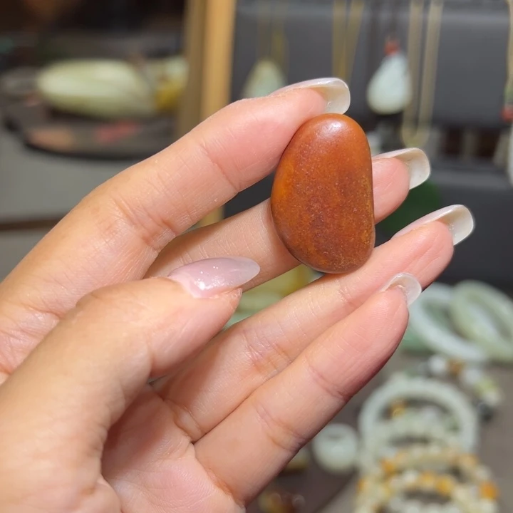 颈饰未镶嵌和田玉鳄*