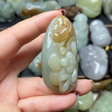 颈饰未镶嵌和田玉