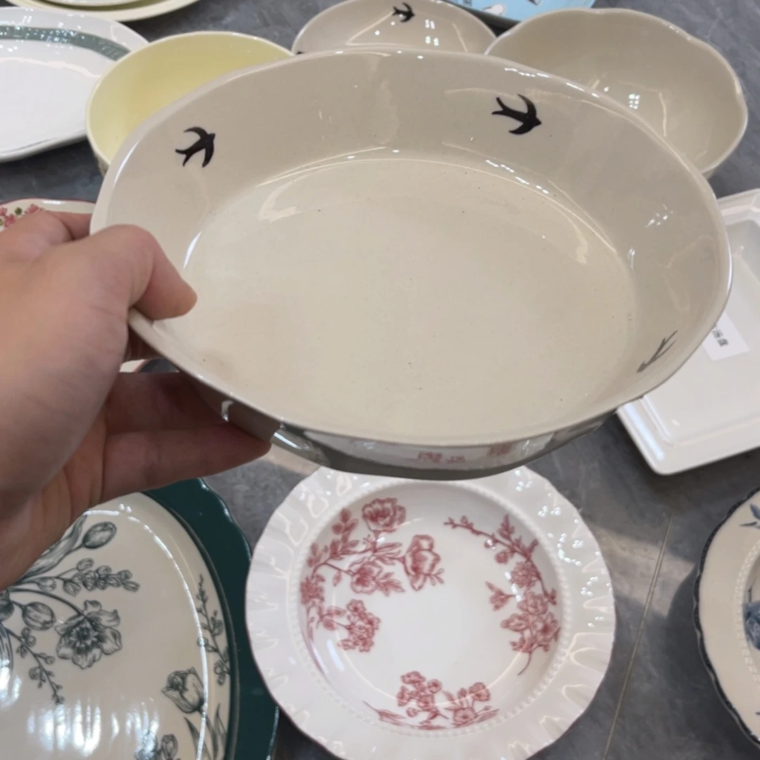 陶瓷微瑕餐具介意勿拍，满18飞！