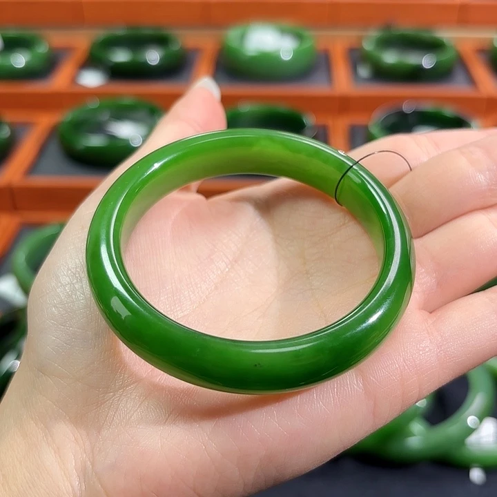 和田玉（碧玉）未镶嵌手镯正装 苹果绿色