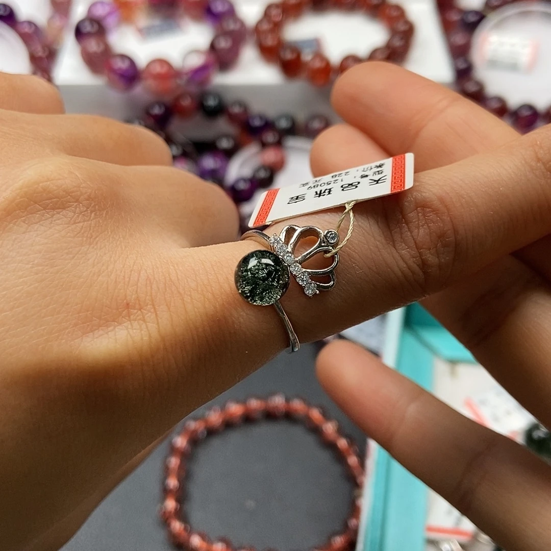 甜****银S925镶嵌水晶戒指125089