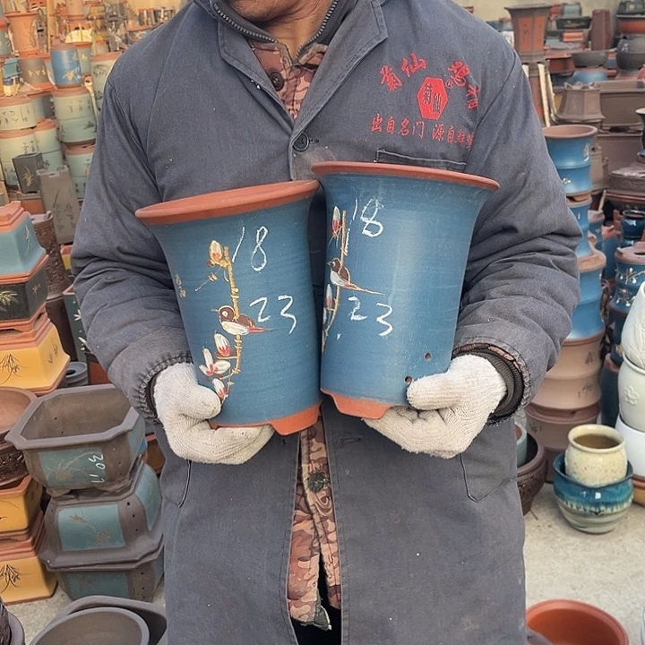 紫砂紫砂花盆和小盆栽