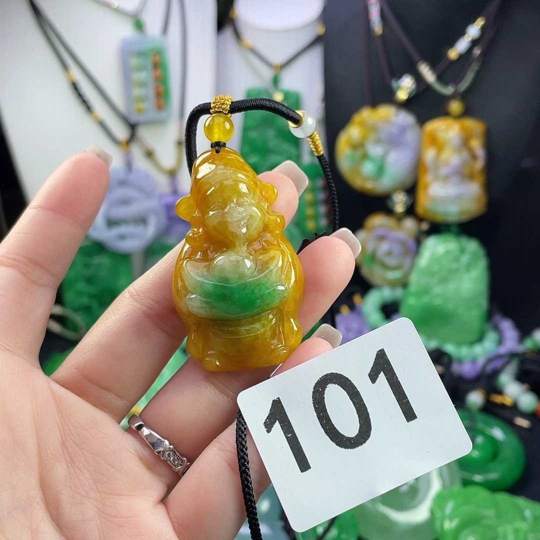 翡翠未镶嵌吊坠(赠链)