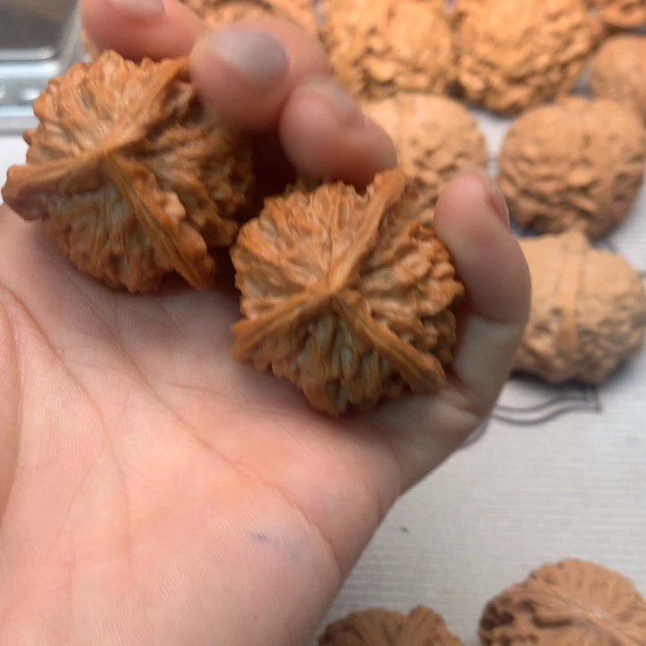 虎***神把件文玩核桃盘山三棱
