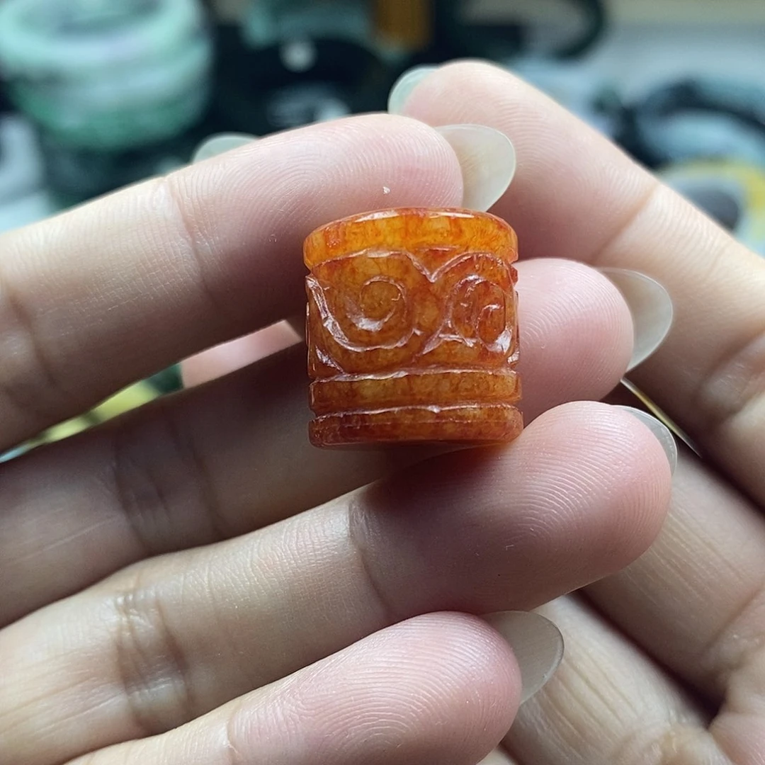 翡翠未镶嵌颈饰桶珠