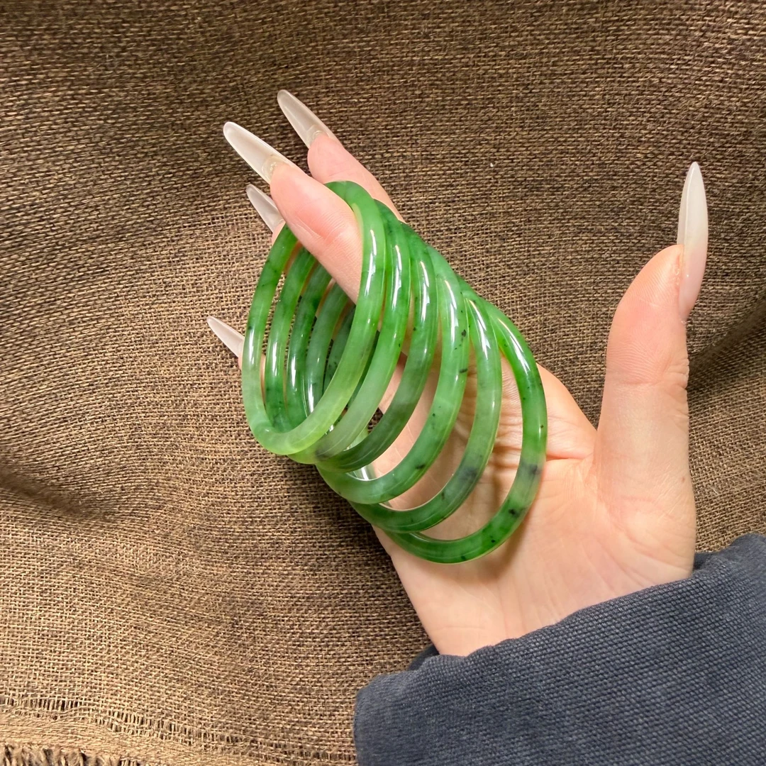 和田玉碧玉苹果绿手镯拍一发一多样性发货