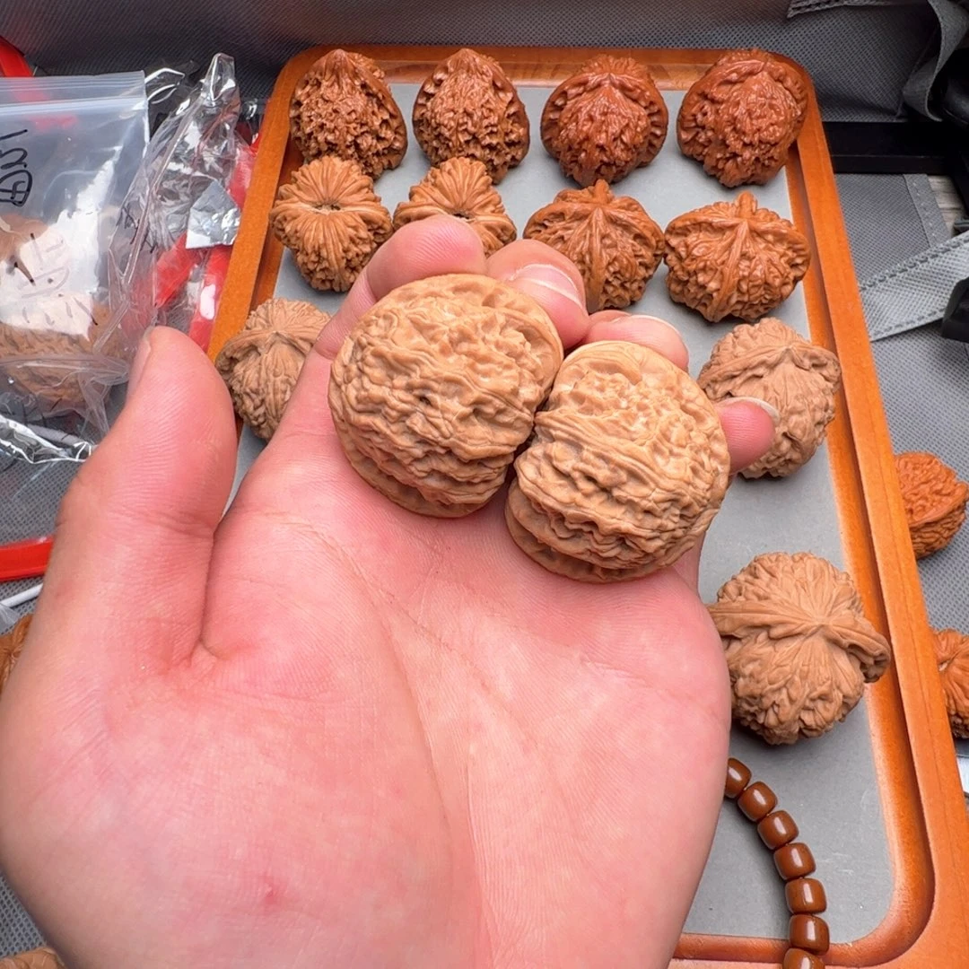 文玩核桃吊坠闷白