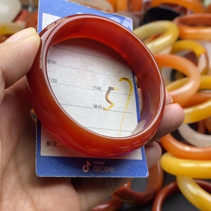 未镶嵌手镯石英质玉