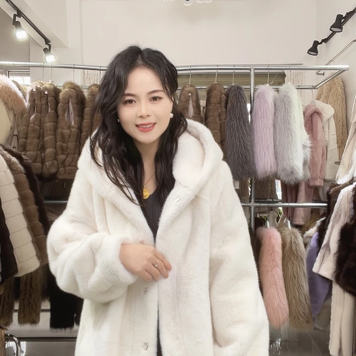 长款毛毛女装外套