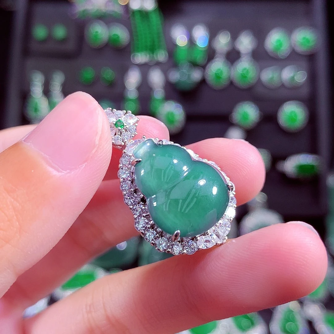 颈饰未镶嵌翡翠天然