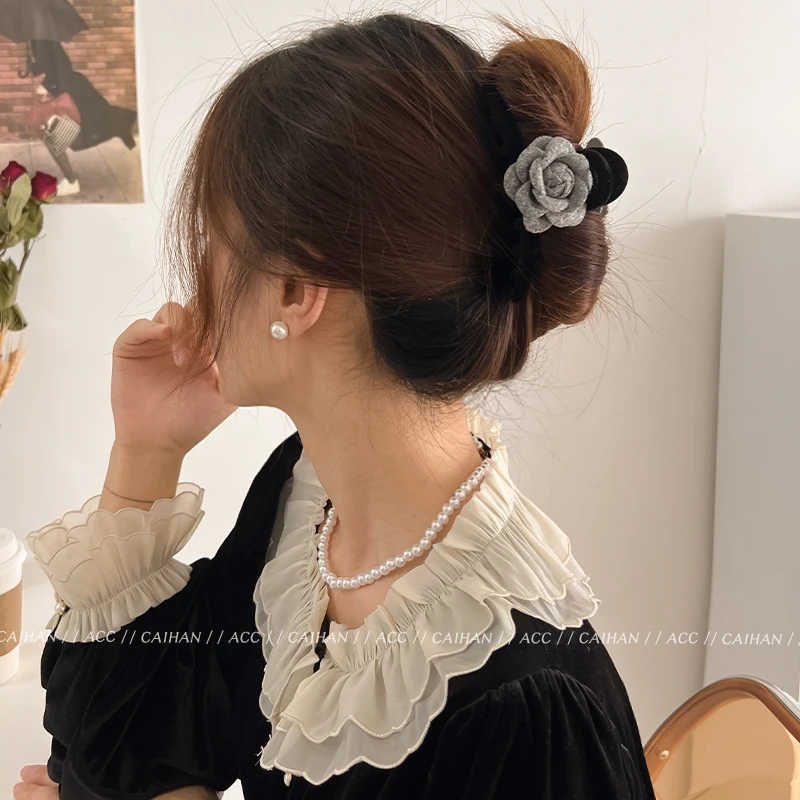 特别的兔灰山茶花~丝绒发圈秋冬高级感小众花朵后脑勺发圈抓夹女