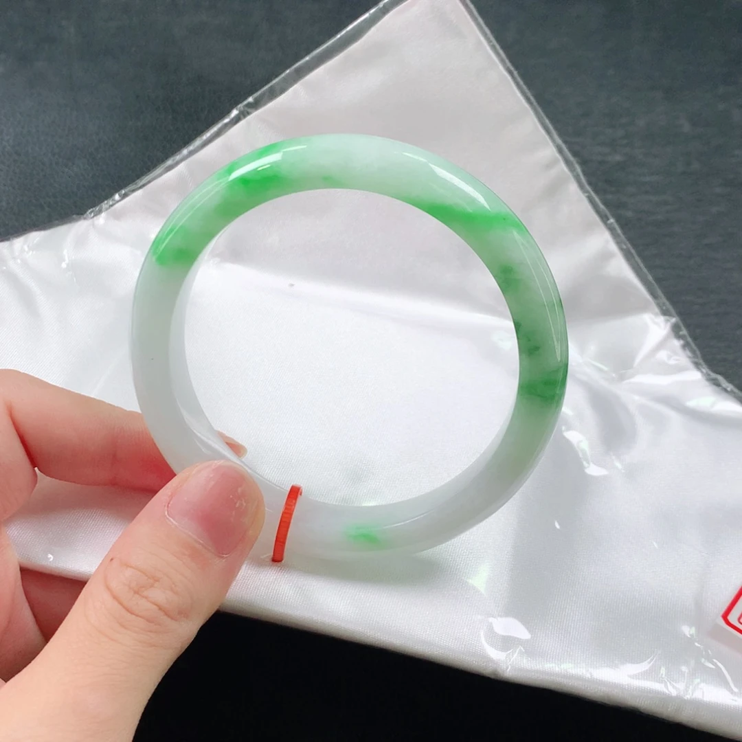 翡翠手镯未镶嵌天然翡翠手镯01
