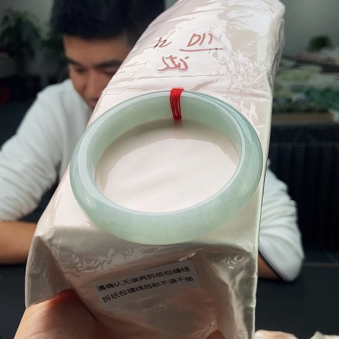 翡翠未镶嵌手镯颜色多样性发拍一发一