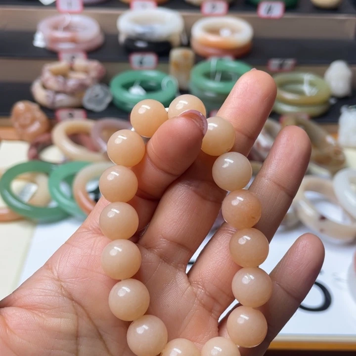 石英质玉未镶嵌手镯