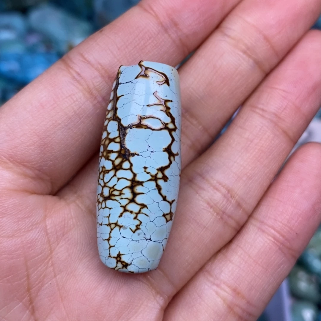 绿松石未镶嵌颈饰