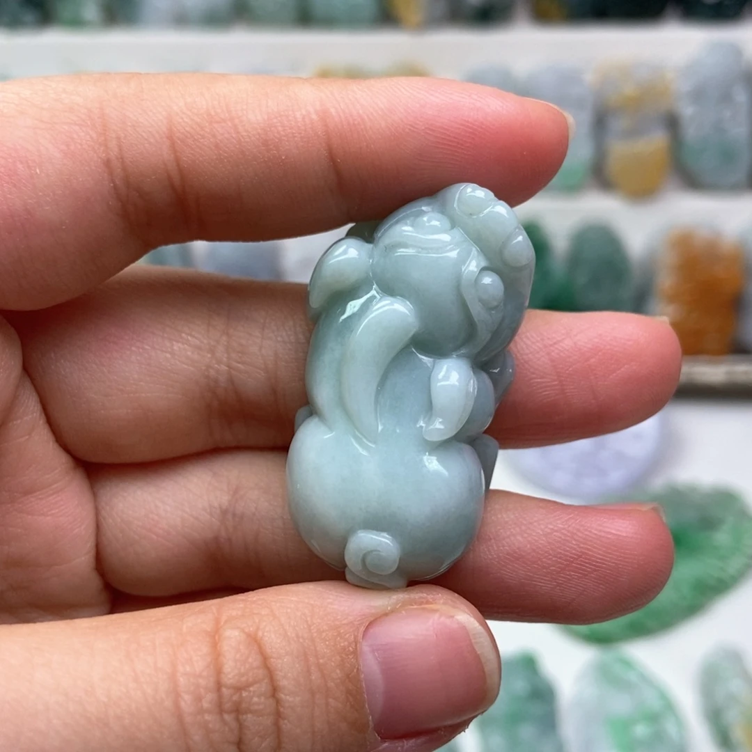 翡翠未镶嵌吊坠(赠链)