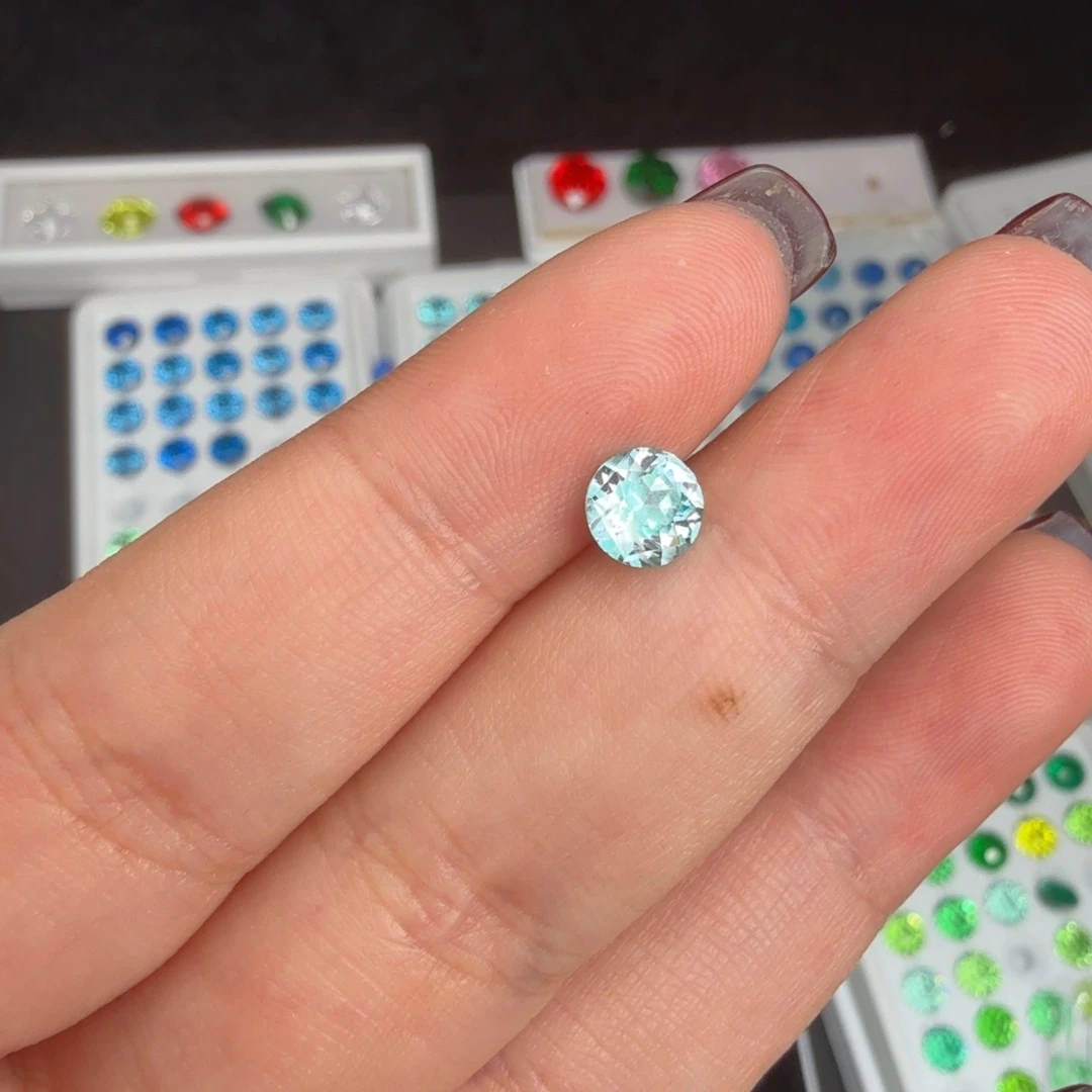 忧***鸡锆石钛钢合金锆石耳钉非质量问题不退不换