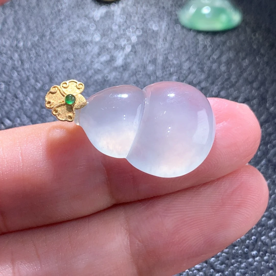 翡翠未镶嵌颈饰缅甸