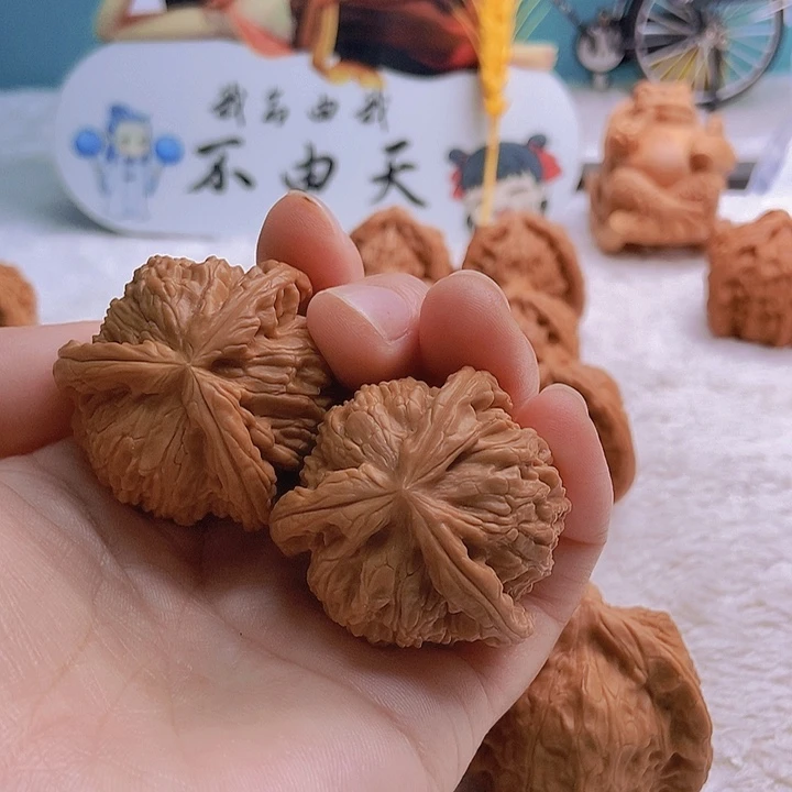 把件文玩核桃执*三棱