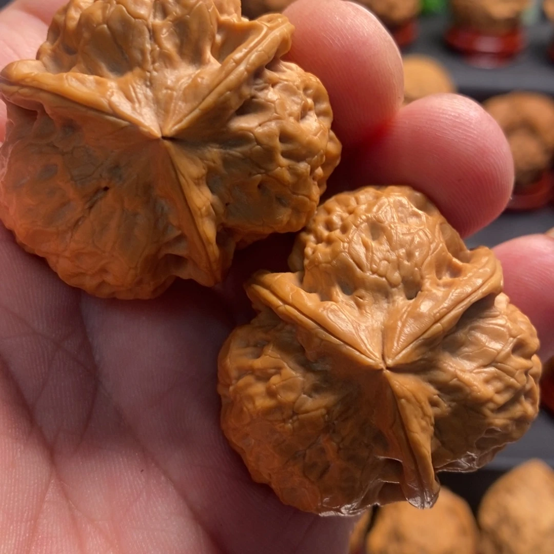 浮***鹤文玩核桃吊坠红旗三棱43尺