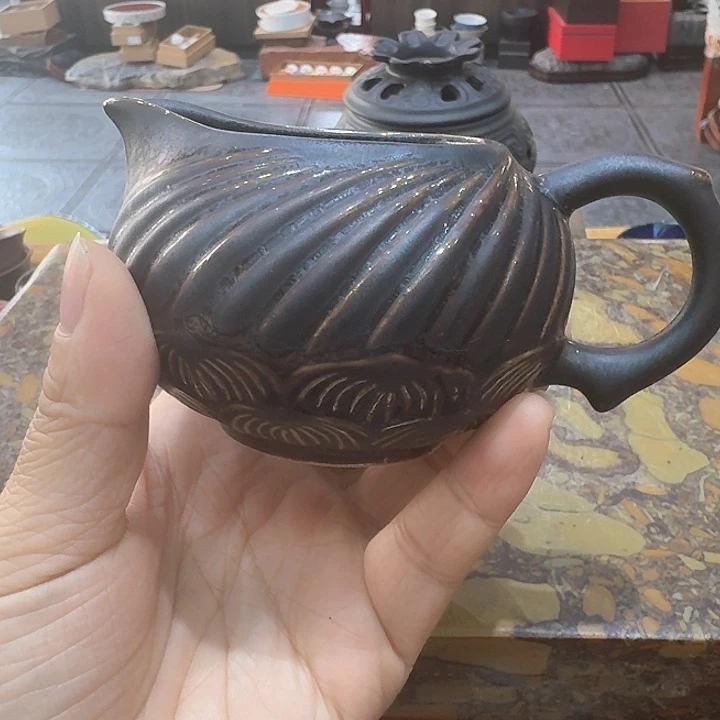 古铜釉公道杯一个，瓷