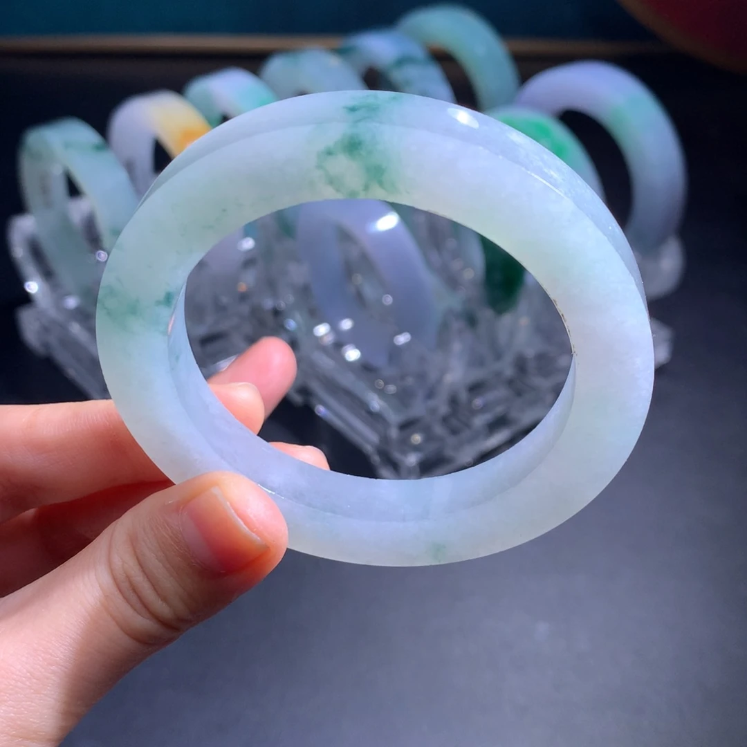 未镶嵌特价大漏冰润飘花定制翡翠