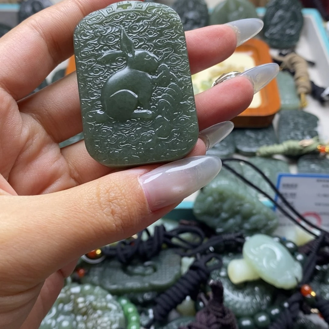 和田玉颈饰未镶嵌