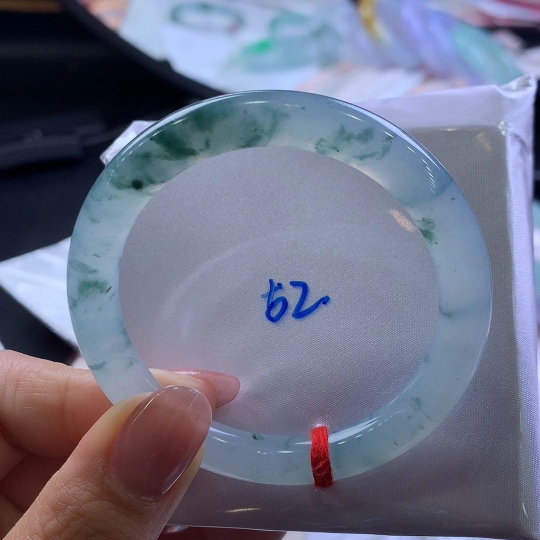 翡翠手镯未镶嵌5253圆